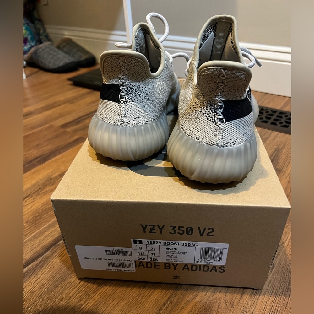 Adidas Yeezy 350 - Picture 3 of 6